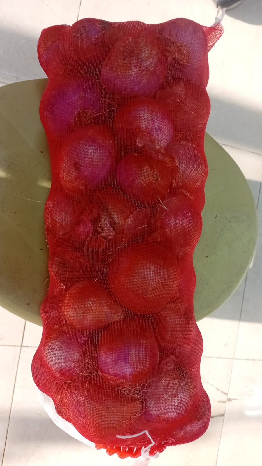 بصل أحمر (جونيه 4ك)